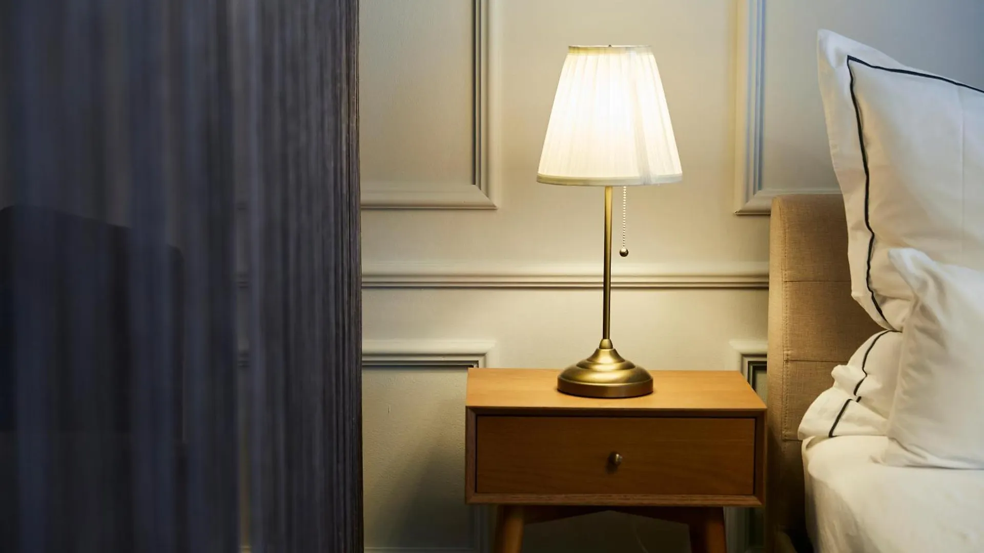 R B Apartment: Airport-Adjacent Hamburg Haven for Families and Professionals Apartment