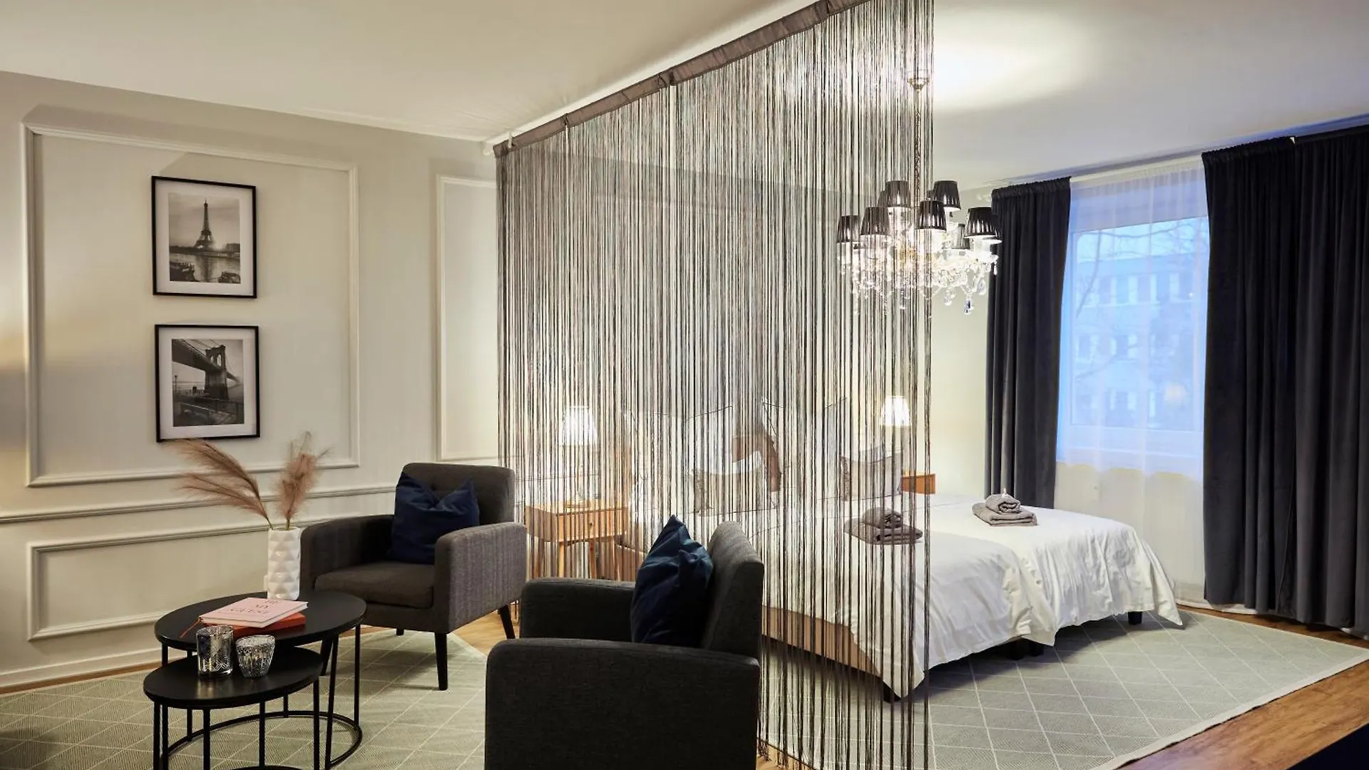 R B Apartment: Airport-Adjacent Hamburg Haven for Families and Professionals Apartment